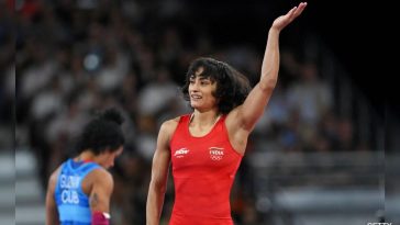 Unbelievable Response to Vinesh Phogat Olympics Disqualification by Alia Bhatt